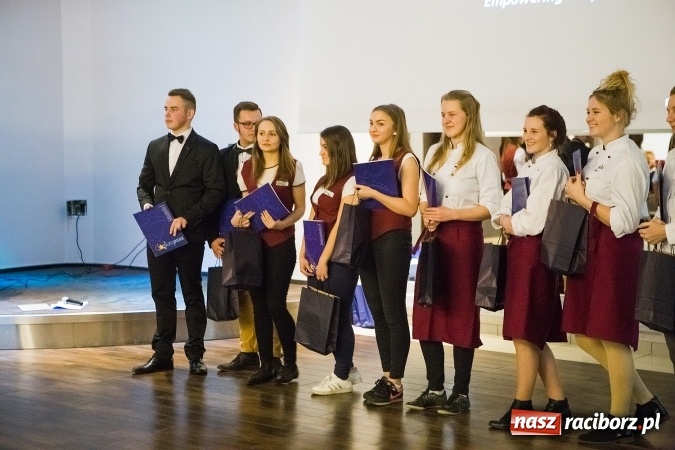 Zdjęcie w galerii na portalu naszraciborz.pl: Podsumowanie projektu unijnego w CKZiU nr 1 wiadomości z regionu