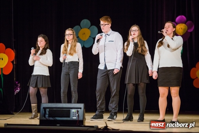 Zdjęcie w galerii na portalu naszraciborz.pl: Koncert charytatywny na rzecz Stowarzyszenia Spektrum w RCK wiadomości z regionu