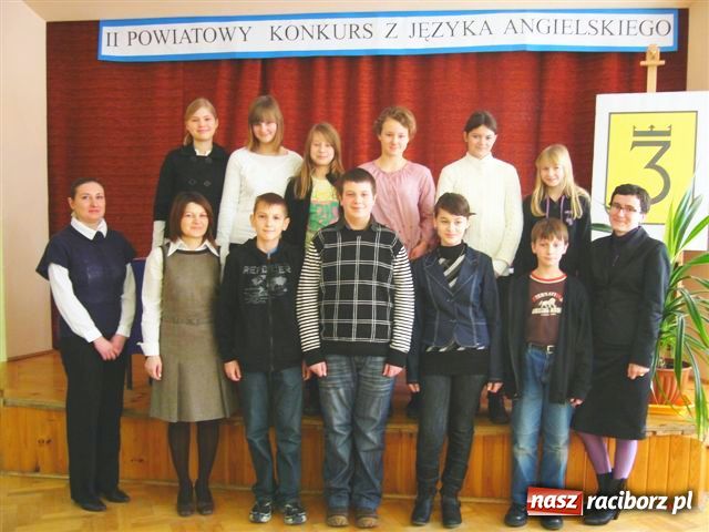 Zdjęcie w galerii na portalu naszraciborz.pl: Najlepsi młodzi angliści wiadomości z regionu