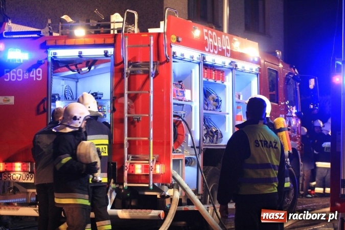 Zdjęcie w galerii na portalu naszraciborz.pl: Pożar domu przy ul. Głównej w Tworkowie. Mieszkała tu samotna staruszka FOTO i WIDEO wiadomości z regionu