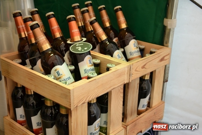 Zdjęcie w galerii na portalu naszraciborz.pl: I Festiwal Piw Rzemieślniczych na Zamku Piastowskim - dzień pierwszy  wiadomości z regionu