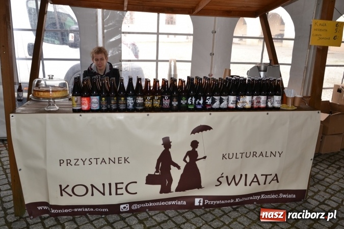 Zdjęcie w galerii na portalu naszraciborz.pl: I Festiwal Piw Rzemieślniczych na Zamku Piastowskim - dzień pierwszy  wiadomości z regionu