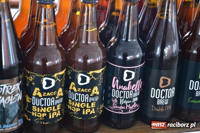 Zdjęcie w galerii na portalu naszraciborz.pl: I Festiwal Piw Rzemieślniczych na Zamku Piastowskim - dzień pierwszy  wiadomości z regionu