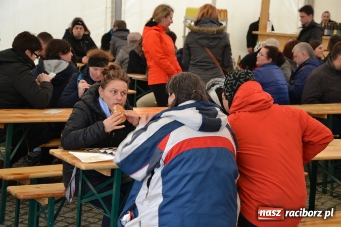 Zdjęcie w galerii na portalu naszraciborz.pl: I Festiwal Piw Rzemieślniczych na Zamku Piastowskim - dzień pierwszy  wiadomości z regionu