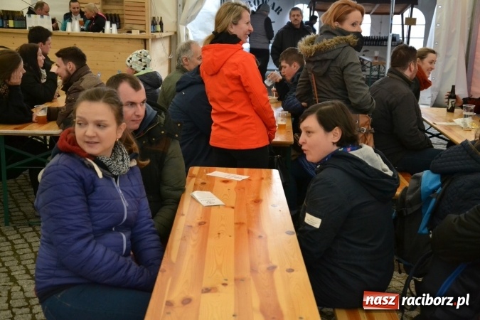 Zdjęcie w galerii na portalu naszraciborz.pl: I Festiwal Piw Rzemieślniczych na Zamku Piastowskim - dzień pierwszy  wiadomości z regionu