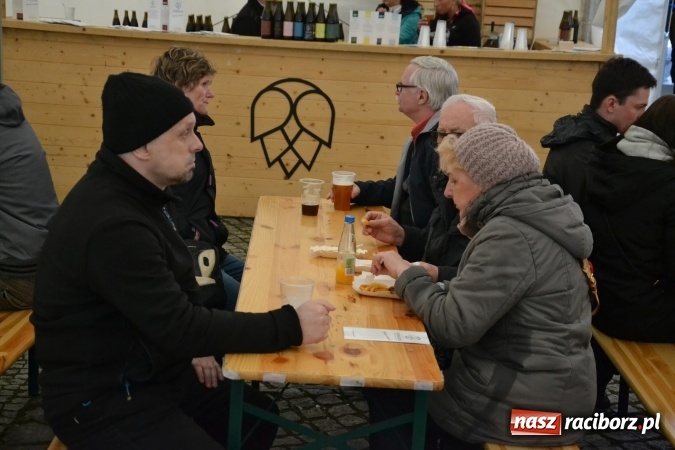 Zdjęcie w galerii na portalu naszraciborz.pl: I Festiwal Piw Rzemieślniczych na Zamku Piastowskim - dzień pierwszy  wiadomości z regionu