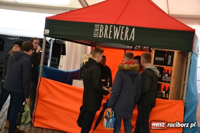 Zdjęcie w galerii na portalu naszraciborz.pl: I Festiwal Piw Rzemieślniczych na Zamku Piastowskim - dzień pierwszy  wiadomości z regionu