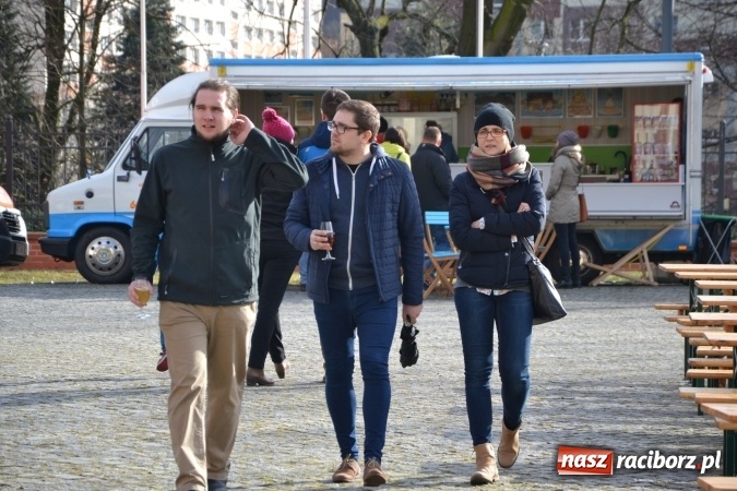 Zdjęcie w galerii na portalu naszraciborz.pl: I Festiwal Piw Rzemieślniczych na Zamku Piastowskim - dzień pierwszy  wiadomości z regionu