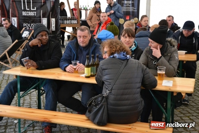 Zdjęcie w galerii na portalu naszraciborz.pl: I Festiwal Piw Rzemieślniczych na Zamku Piastowskim - dzień pierwszy  wiadomości z regionu