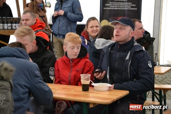 Zdjęcie w galerii na portalu naszraciborz.pl: I Festiwal Piw Rzemieślniczych na Zamku Piastowskim - dzień pierwszy  wiadomości z regionu