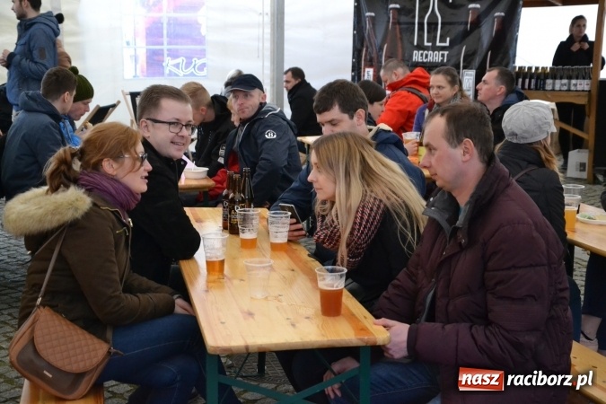 Zdjęcie w galerii na portalu naszraciborz.pl: I Festiwal Piw Rzemieślniczych na Zamku Piastowskim - dzień pierwszy  wiadomości z regionu