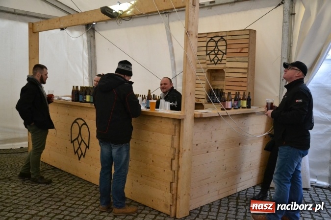 Zdjęcie w galerii na portalu naszraciborz.pl: I Festiwal Piw Rzemieślniczych na Zamku Piastowskim - dzień pierwszy  wiadomości z regionu