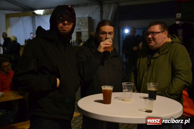 Zdjęcie w galerii na portalu naszraciborz.pl: I Festiwal Piw Rzemieślniczych na Zamku Piastowskim - dzień pierwszy  wiadomości z regionu