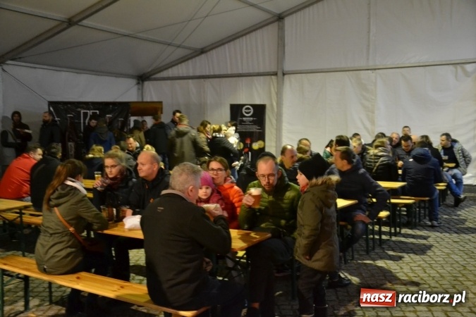 Zdjęcie w galerii na portalu naszraciborz.pl: I Festiwal Piw Rzemieślniczych na Zamku Piastowskim - dzień pierwszy  wiadomości z regionu