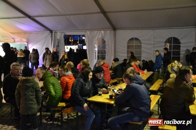 Zdjęcie w galerii na portalu naszraciborz.pl: I Festiwal Piw Rzemieślniczych na Zamku Piastowskim - dzień pierwszy  wiadomości z regionu