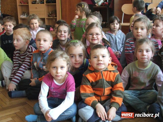 Zdjęcie w galerii na portalu naszraciborz.pl: Trzynastka pamięta o babciach i dziadkach wiadomości z regionu