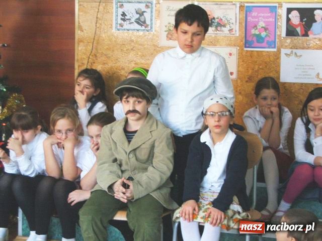 Zdjęcie w galerii na portalu naszraciborz.pl: Trzynastka pamięta o babciach i dziadkach wiadomości z regionu