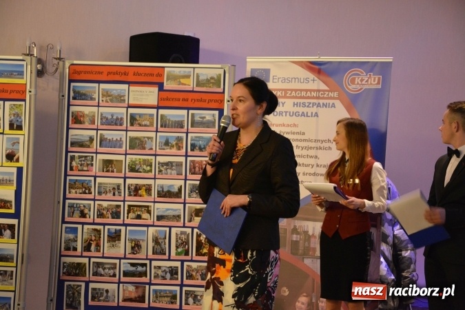 Zdjęcie w galerii na portalu naszraciborz.pl: Ośmiornica z musem selerowym, gazpacho, bruschetta i paella z krewetkami na konferencji CKZiU nr 1 wiadomości z regionu