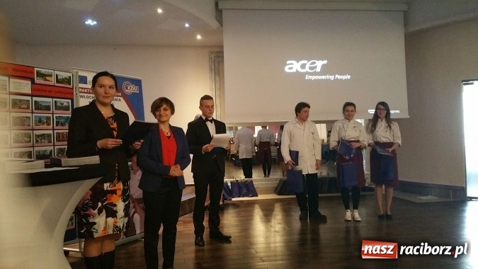 Zdjęcie w galerii na portalu naszraciborz.pl: Ośmiornica z musem selerowym, gazpacho, bruschetta i paella z krewetkami na konferencji CKZiU nr 1 wiadomości z regionu