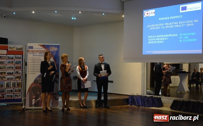 Zdjęcie w galerii na portalu naszraciborz.pl: Ośmiornica z musem selerowym, gazpacho, bruschetta i paella z krewetkami na konferencji CKZiU nr 1 wiadomości z regionu