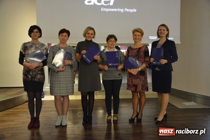 Zdjęcie w galerii na portalu naszraciborz.pl: Ośmiornica z musem selerowym, gazpacho, bruschetta i paella z krewetkami na konferencji CKZiU nr 1 wiadomości z regionu