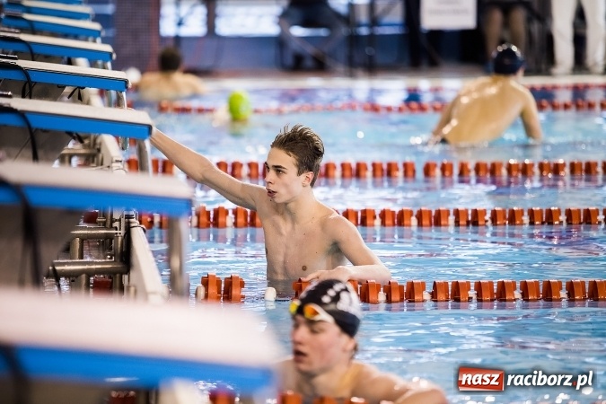 Zdjęcie w galerii na portalu naszraciborz.pl: Drugi dzień zmagań pływaków w H2Ostróg wiadomości z regionu