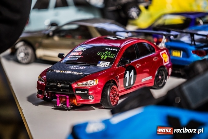 Zdjęcie w galerii na portalu naszraciborz.pl: Zawody aut zdalnie sterowanych w Arenie Rafako wiadomości z regionu