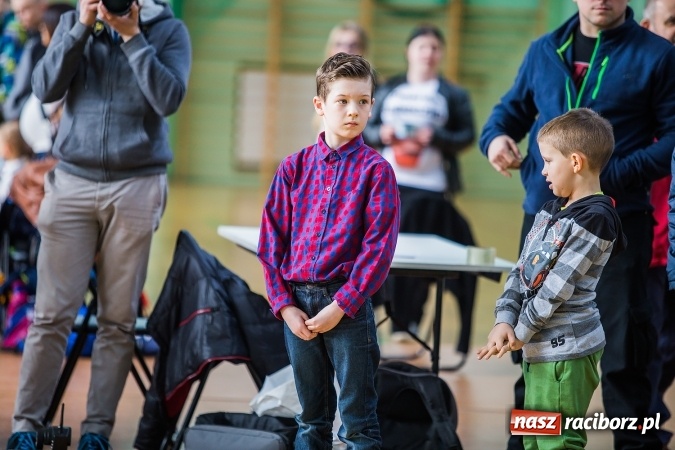 Zdjęcie w galerii na portalu naszraciborz.pl: Zawody aut zdalnie sterowanych w Arenie Rafako wiadomości z regionu