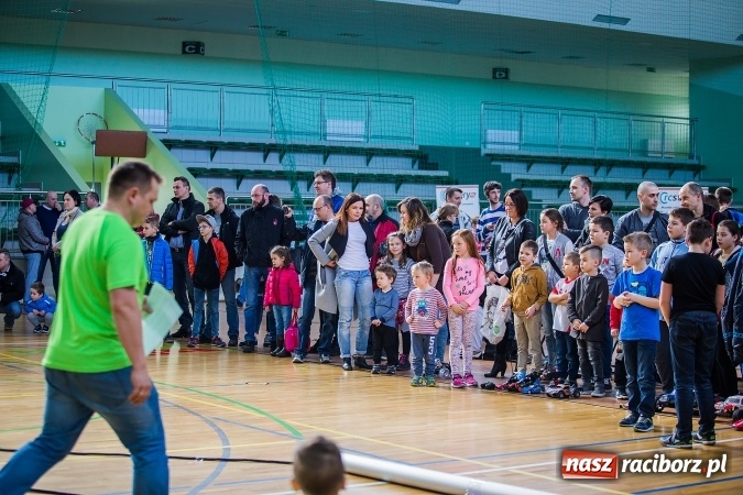 Zdjęcie w galerii na portalu naszraciborz.pl: Zawody aut zdalnie sterowanych w Arenie Rafako wiadomości z regionu