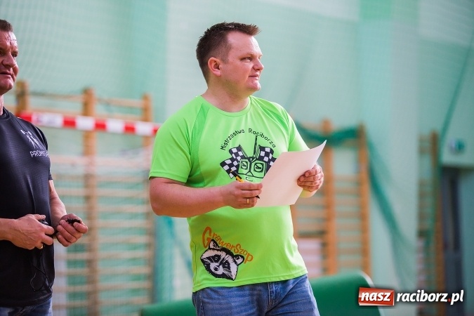 Zdjęcie w galerii na portalu naszraciborz.pl: Zawody aut zdalnie sterowanych w Arenie Rafako wiadomości z regionu