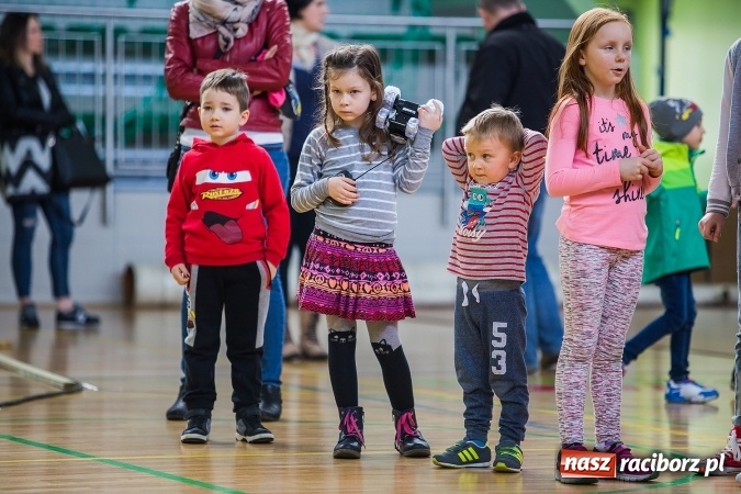 Zdjęcie w galerii na portalu naszraciborz.pl: Zawody aut zdalnie sterowanych w Arenie Rafako wiadomości z regionu