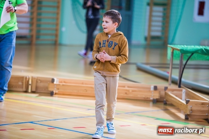 Zdjęcie w galerii na portalu naszraciborz.pl: Zawody aut zdalnie sterowanych w Arenie Rafako wiadomości z regionu