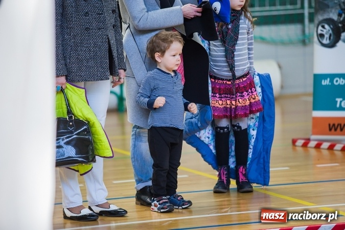 Zdjęcie w galerii na portalu naszraciborz.pl: Zawody aut zdalnie sterowanych w Arenie Rafako wiadomości z regionu