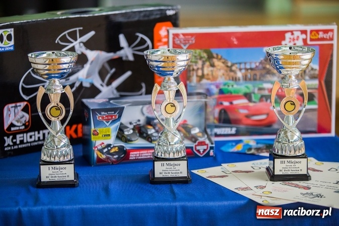 Zdjęcie w galerii na portalu naszraciborz.pl: Zawody aut zdalnie sterowanych w Arenie Rafako wiadomości z regionu