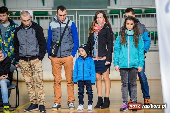 Zdjęcie w galerii na portalu naszraciborz.pl: Zawody aut zdalnie sterowanych w Arenie Rafako wiadomości z regionu