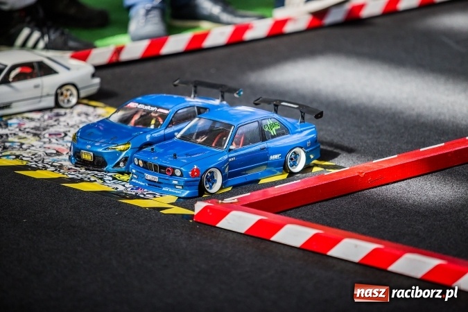 Zdjęcie w galerii na portalu naszraciborz.pl: Zawody aut zdalnie sterowanych w Arenie Rafako wiadomości z regionu