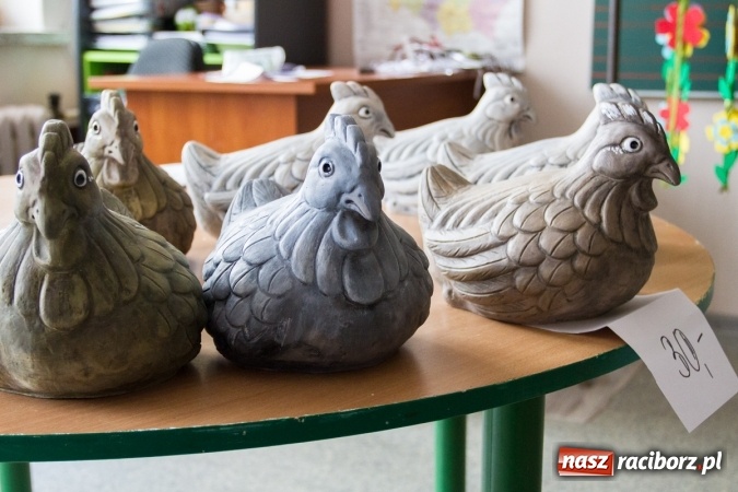 Zdjęcie w galerii na portalu naszraciborz.pl: W Borucinie już świątecznie. Szkoła zorganizowała kiermasz wielkanocny wiadomości z regionu