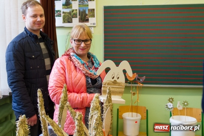 Zdjęcie w galerii na portalu naszraciborz.pl: W Borucinie już świątecznie. Szkoła zorganizowała kiermasz wielkanocny wiadomości z regionu