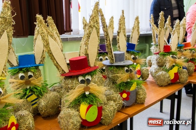 Zdjęcie w galerii na portalu naszraciborz.pl: W Borucinie już świątecznie. Szkoła zorganizowała kiermasz wielkanocny wiadomości z regionu