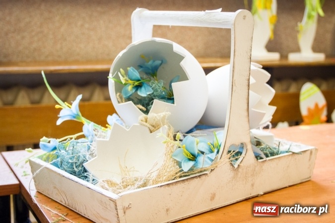 Zdjęcie w galerii na portalu naszraciborz.pl: W Borucinie już świątecznie. Szkoła zorganizowała kiermasz wielkanocny wiadomości z regionu