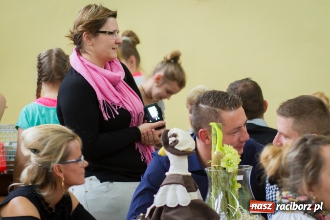 Zdjęcie w galerii na portalu naszraciborz.pl: W Borucinie już świątecznie. Szkoła zorganizowała kiermasz wielkanocny wiadomości z regionu