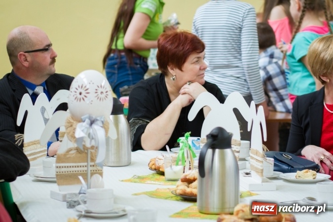 Zdjęcie w galerii na portalu naszraciborz.pl: W Borucinie już świątecznie. Szkoła zorganizowała kiermasz wielkanocny wiadomości z regionu