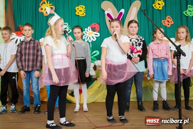 Zdjęcie w galerii na portalu naszraciborz.pl: W Borucinie już świątecznie. Szkoła zorganizowała kiermasz wielkanocny wiadomości z regionu