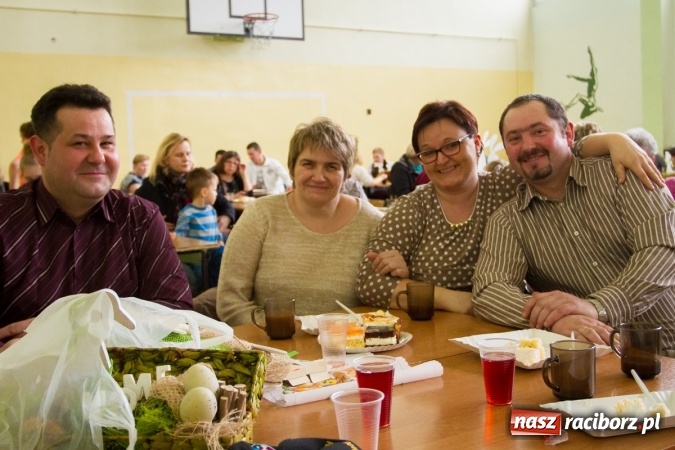 Zdjęcie w galerii na portalu naszraciborz.pl: W Borucinie już świątecznie. Szkoła zorganizowała kiermasz wielkanocny wiadomości z regionu