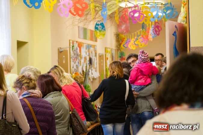 Zdjęcie w galerii na portalu naszraciborz.pl: W Borucinie już świątecznie. Szkoła zorganizowała kiermasz wielkanocny wiadomości z regionu