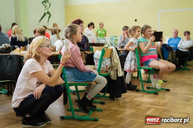 Zdjęcie w galerii na portalu naszraciborz.pl: W Borucinie już świątecznie. Szkoła zorganizowała kiermasz wielkanocny wiadomości z regionu