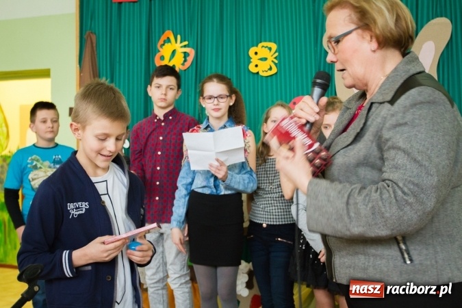 Zdjęcie w galerii na portalu naszraciborz.pl: W Borucinie już świątecznie. Szkoła zorganizowała kiermasz wielkanocny wiadomości z regionu