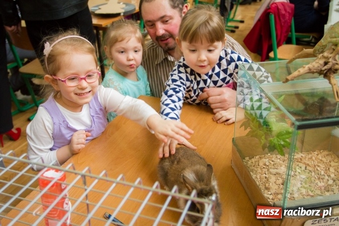 Zdjęcie w galerii na portalu naszraciborz.pl: W Borucinie już świątecznie. Szkoła zorganizowała kiermasz wielkanocny wiadomości z regionu