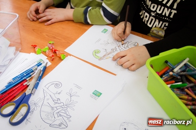 Zdjęcie w galerii na portalu naszraciborz.pl: W Borucinie już świątecznie. Szkoła zorganizowała kiermasz wielkanocny wiadomości z regionu