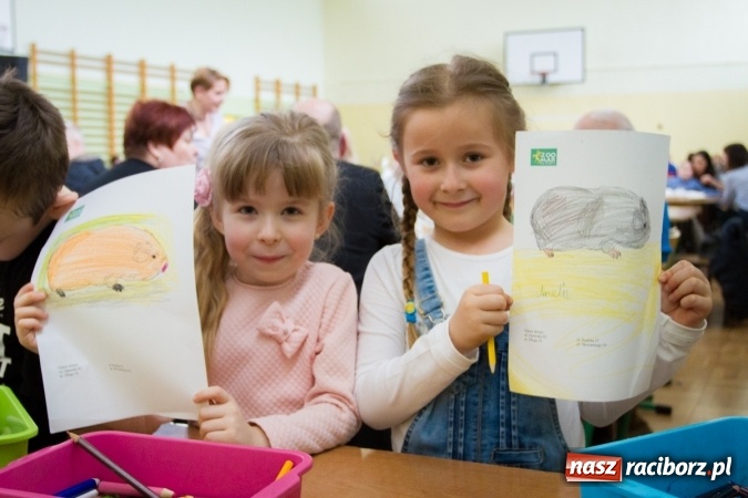 Zdjęcie w galerii na portalu naszraciborz.pl: W Borucinie już świątecznie. Szkoła zorganizowała kiermasz wielkanocny wiadomości z regionu